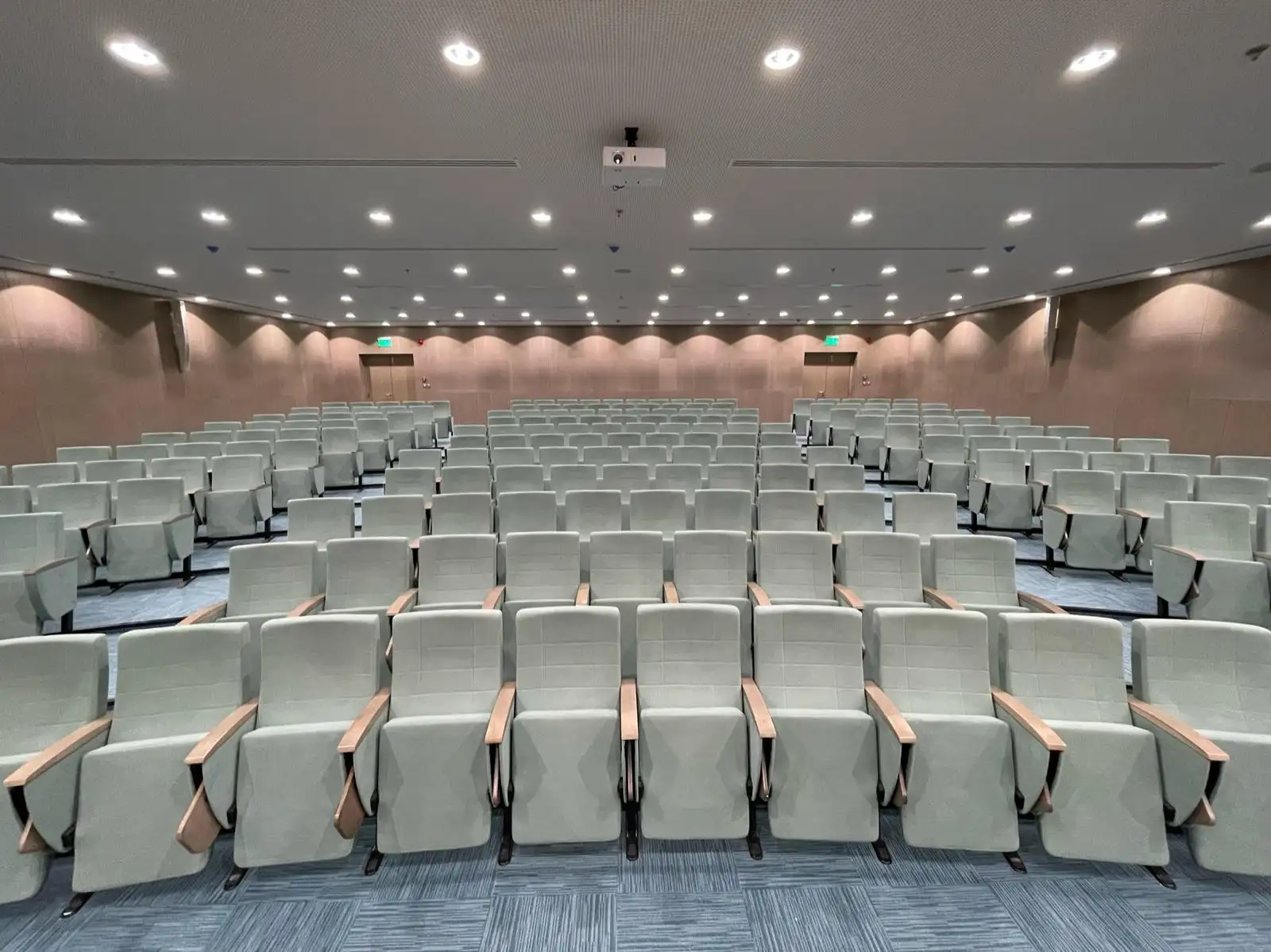 Konferans Koltuk Seçimi Nasıl Yapılmalı